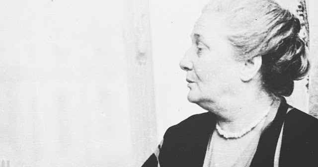 Урок от Анны Ахматовой: как попросить гостя уйти, чтобы ему было приятно Урок от Анны Ахматовой: как попросить гостя уйти, чтобы ему было приятно